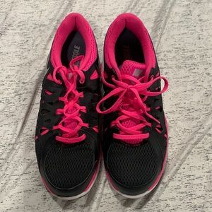 New W/O tag or box. Never worn. Nike athletic shoe.